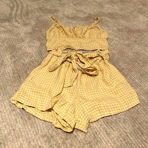 Hollister Matching Set - SOLD AS A SET (top & bottom)